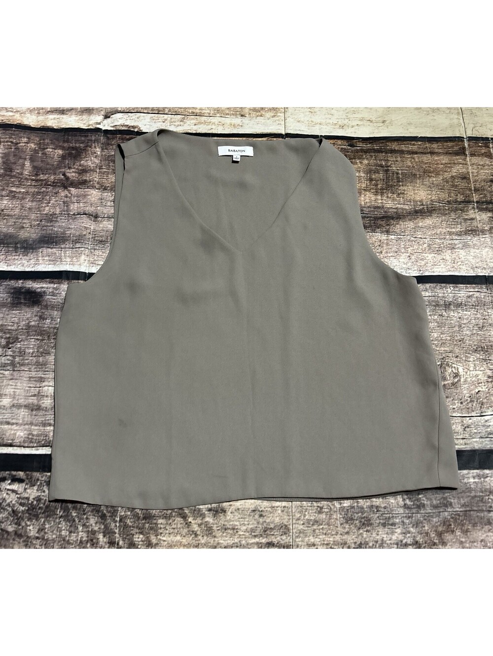 Aritzia Babaton Top Womens Small Sleeveless Gray V-Neck
